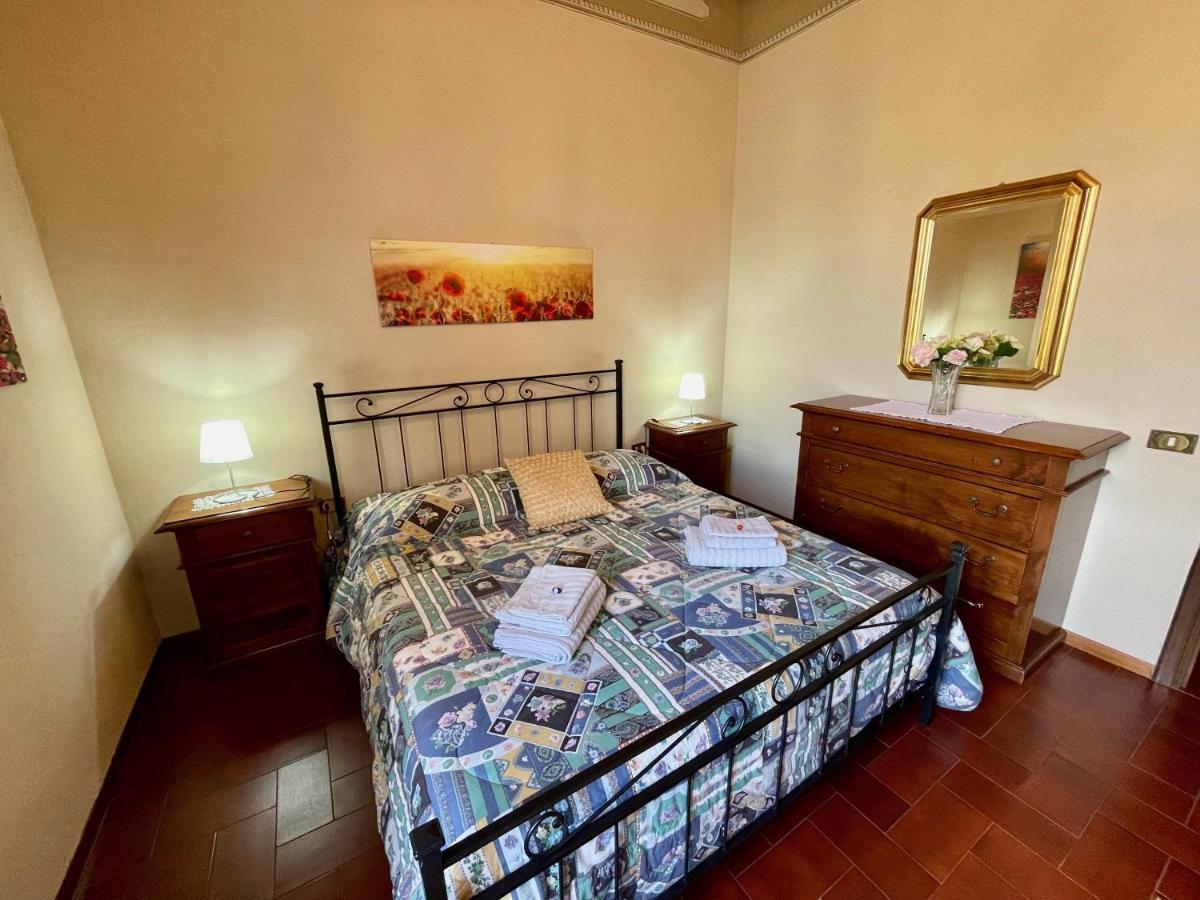 La Torre Di Caprera Apartment Siena Bagian luar foto