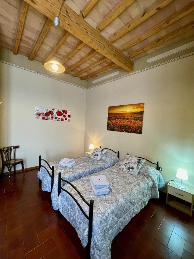 La Torre Di Caprera Apartment Siena Bagian luar foto