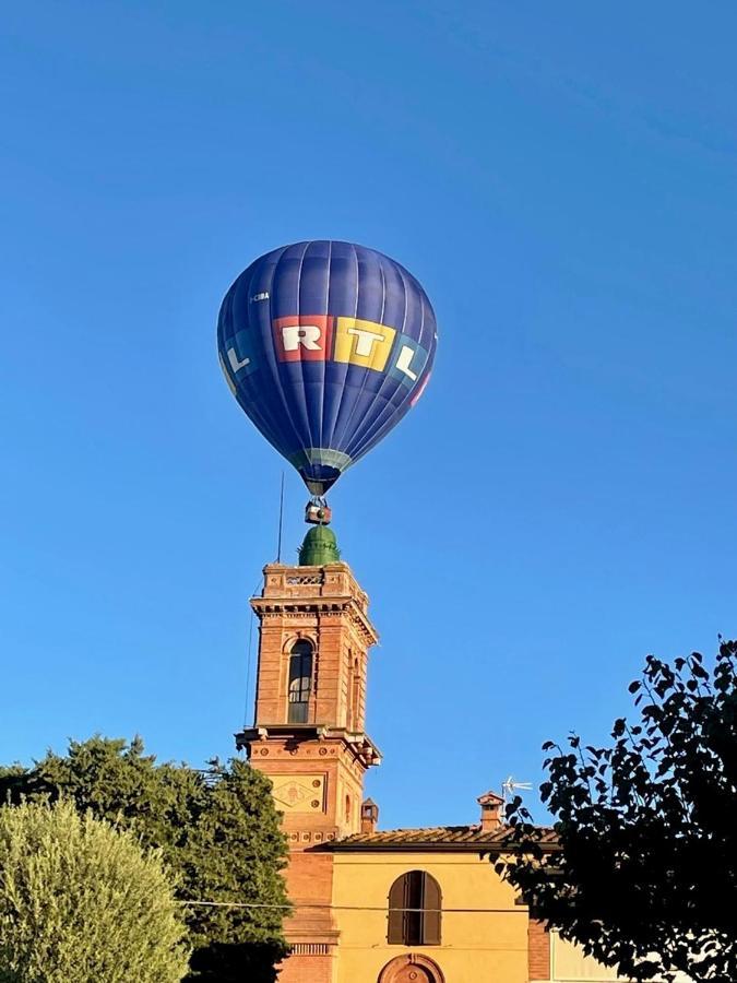 La Torre Di Caprera Apartment Siena Bagian luar foto
