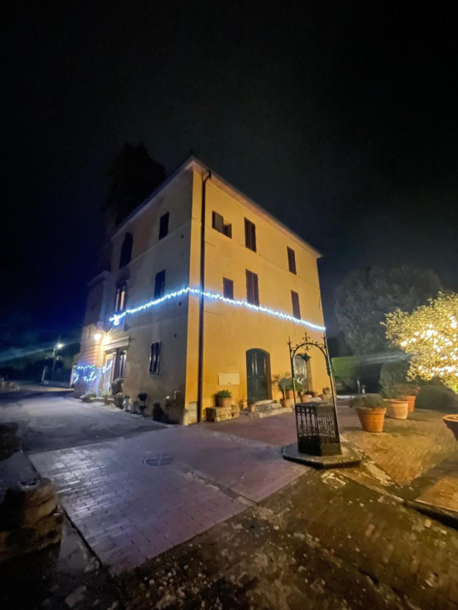 La Torre Di Caprera Apartment Siena Bagian luar foto